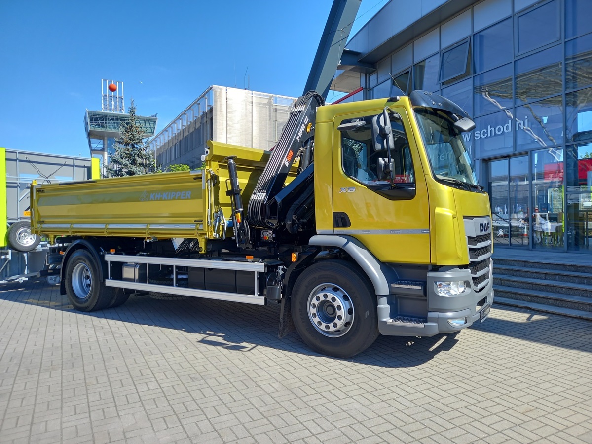 DAF_XB_na_targach_Autostrada_Nowa_Infrastruktura_2024_20240409_115920