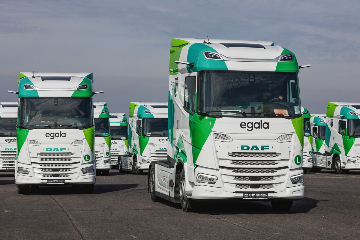 DAF-podjal-wyzwanie-50-ciagnikow-dla-firmy-Egala-wyprodukowanych-w-weekend-1