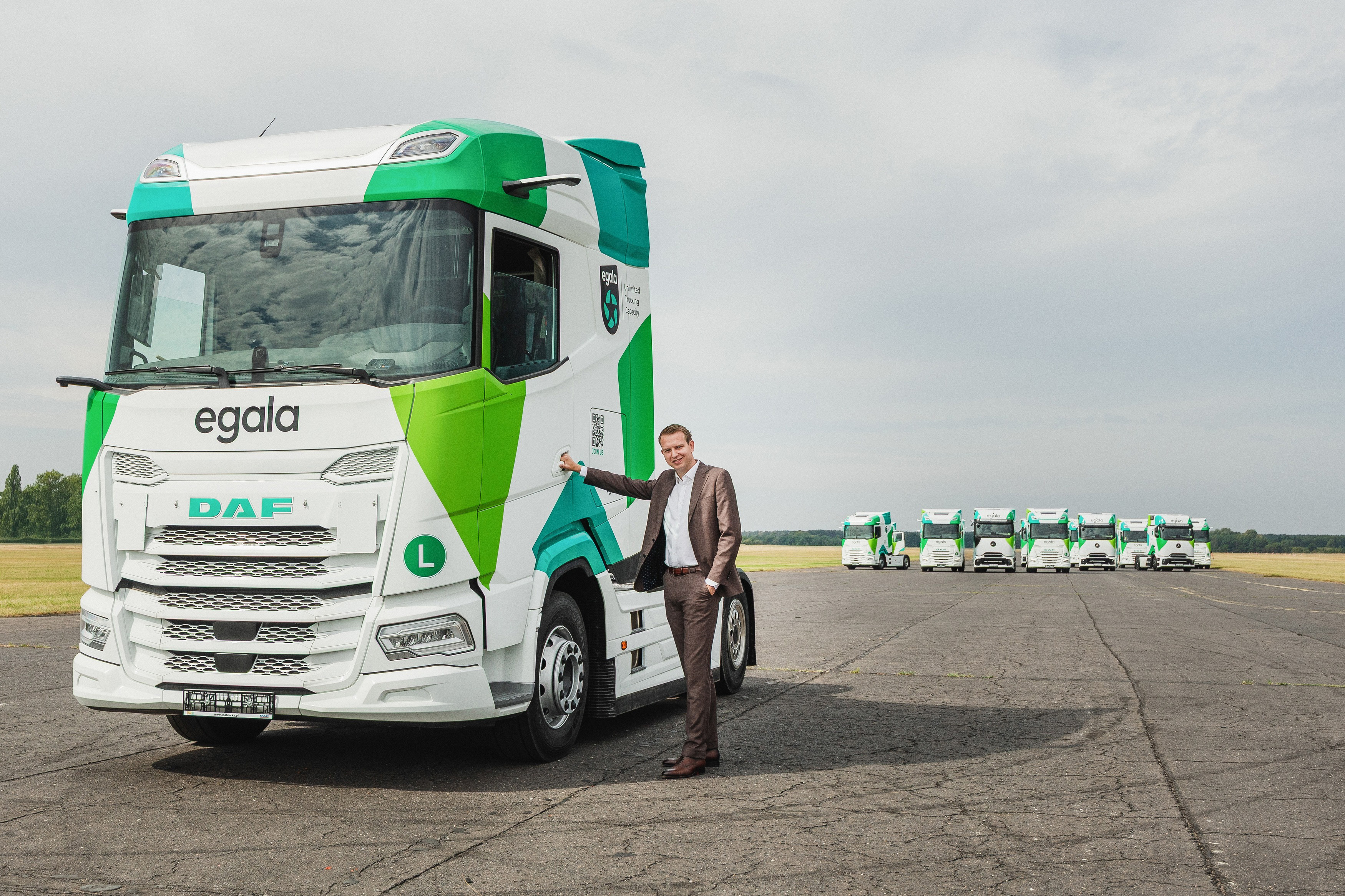 DAF-podjal-wyzwanie-50-ciagnikow-dla-firmy-Egala-wyprodukowanych-w-weekend-2